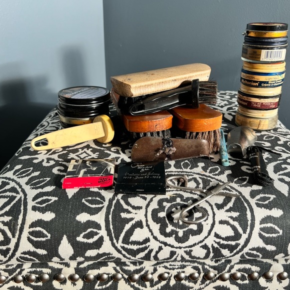 Vintage Triangle Products Wood Shoe Shine 5 cent Hard Wood Has Character Wear - Picture 6 of 6